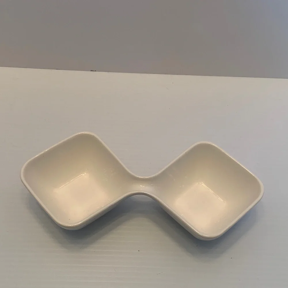 10 Strawberry Street Double Condiment Serving Bowl